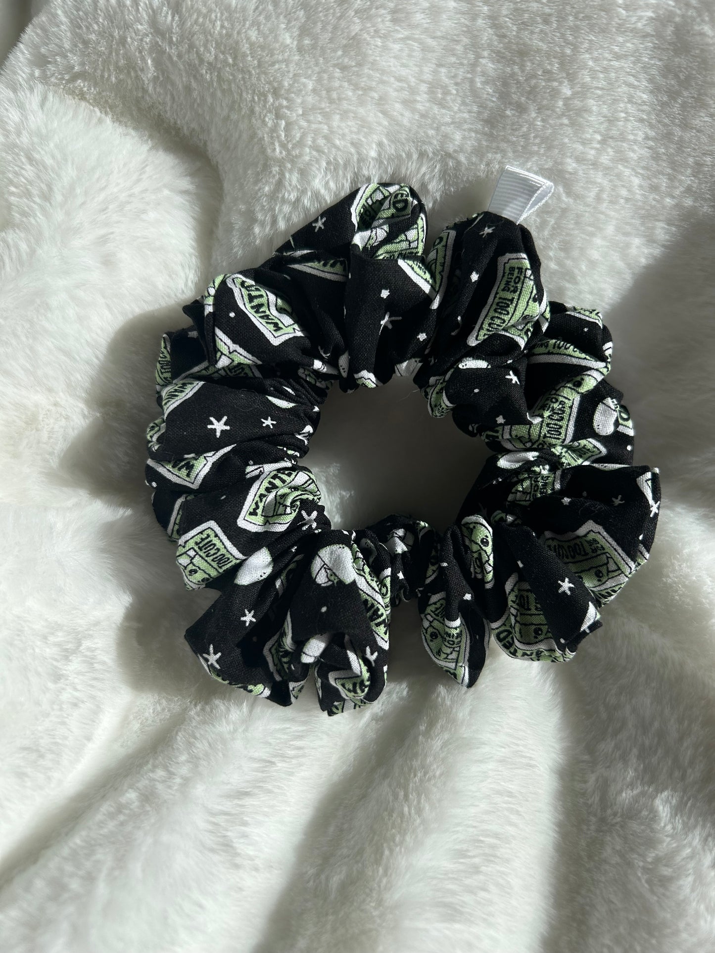Wanted baby Yoda scrunchie