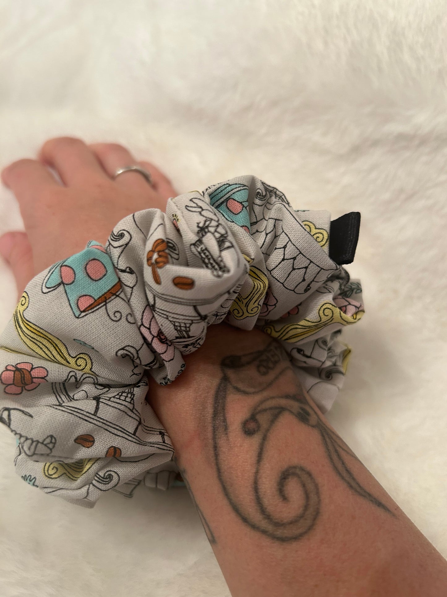 F.R.I.E.N.D.S doodle scrunchie