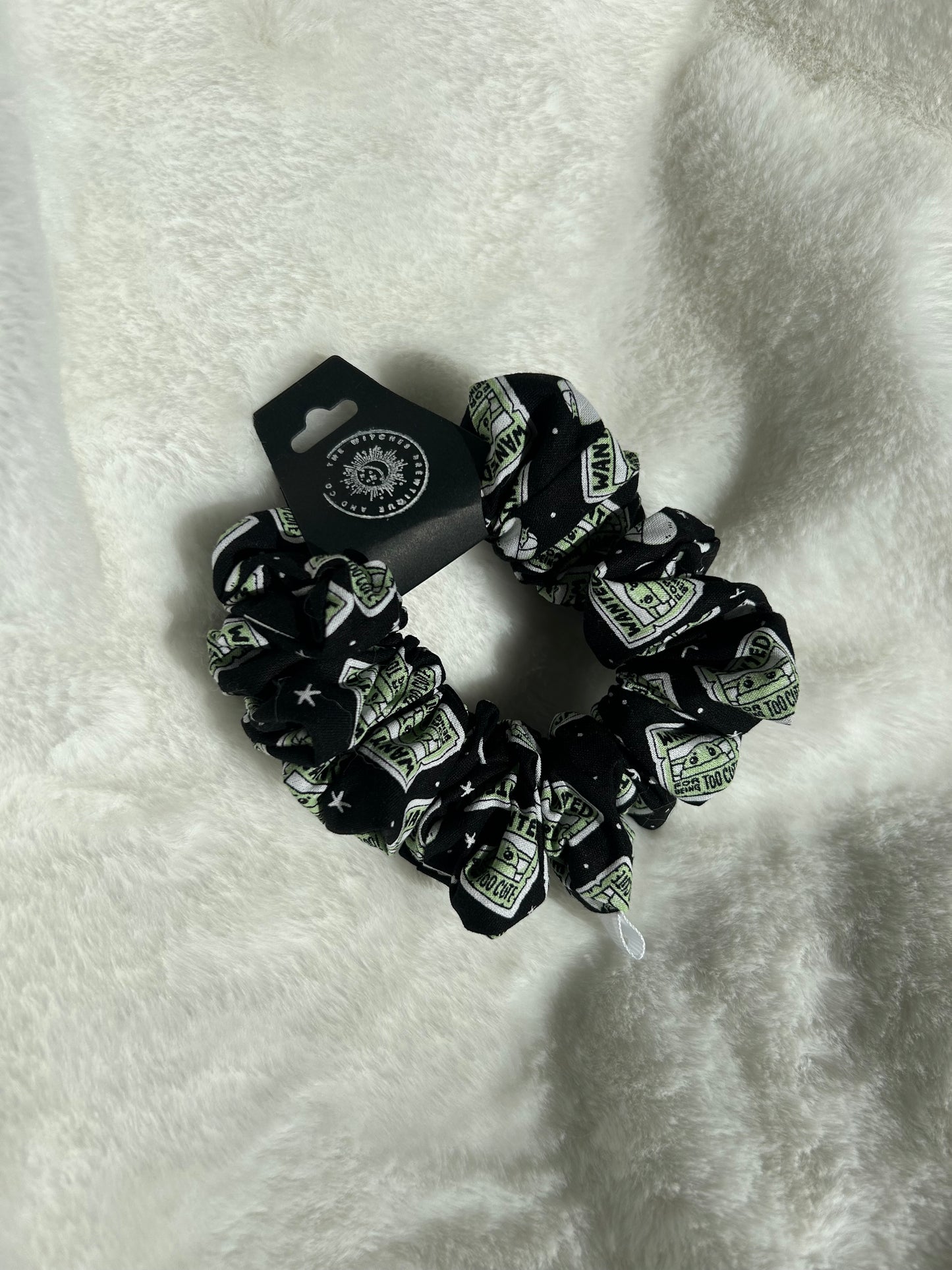 Wanted baby Yoda scrunchie