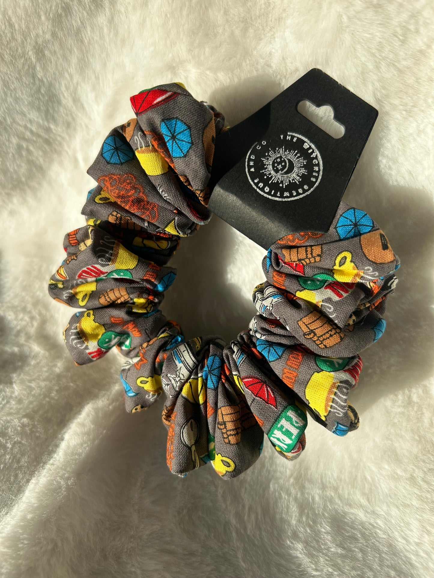 Friends print scrunchie